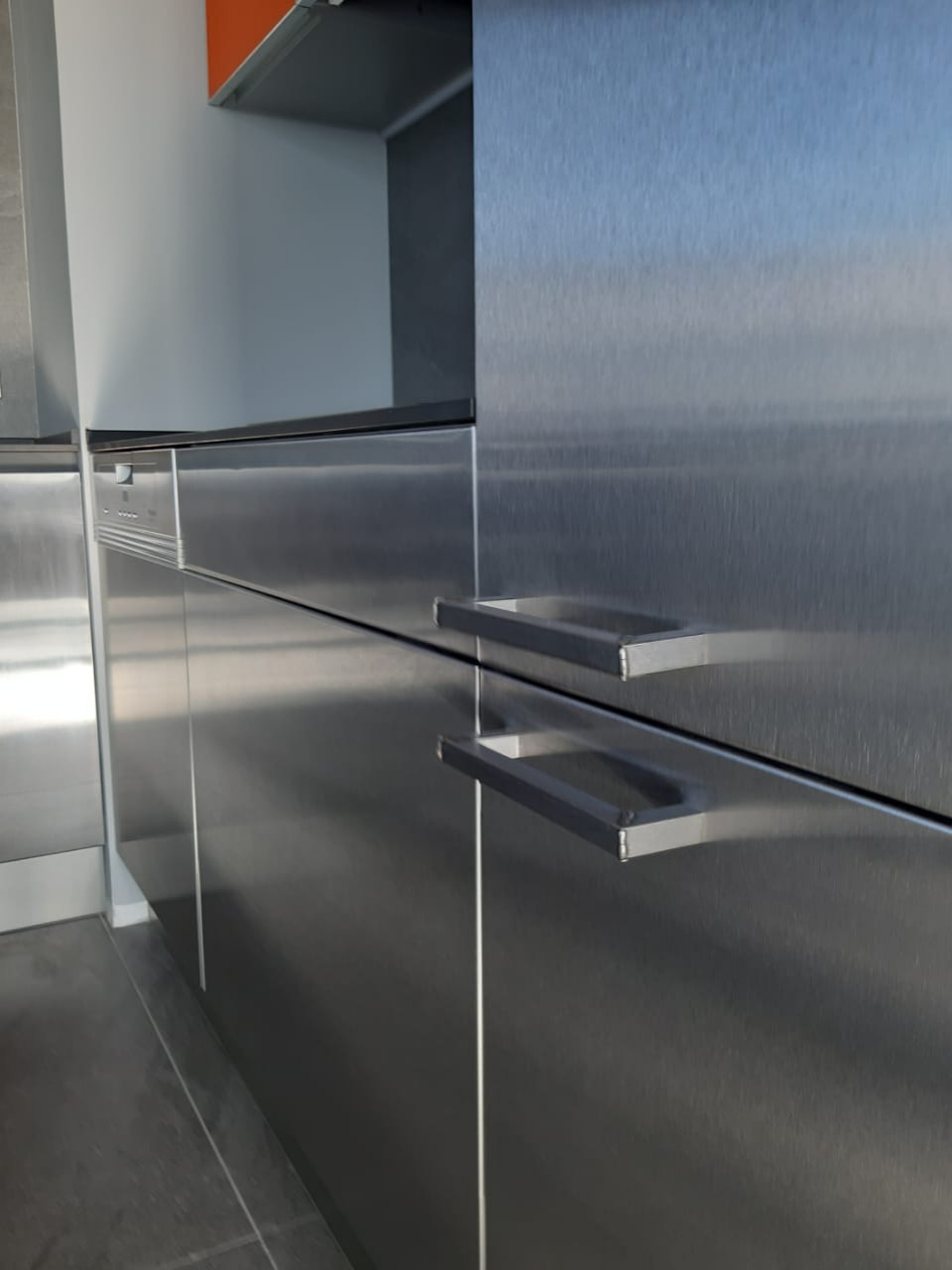 Стилизованный проект в стиле KTM (нержавеющая сталь, керамика, стекло)