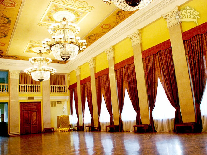 Роспись потолка в ДК Металлург