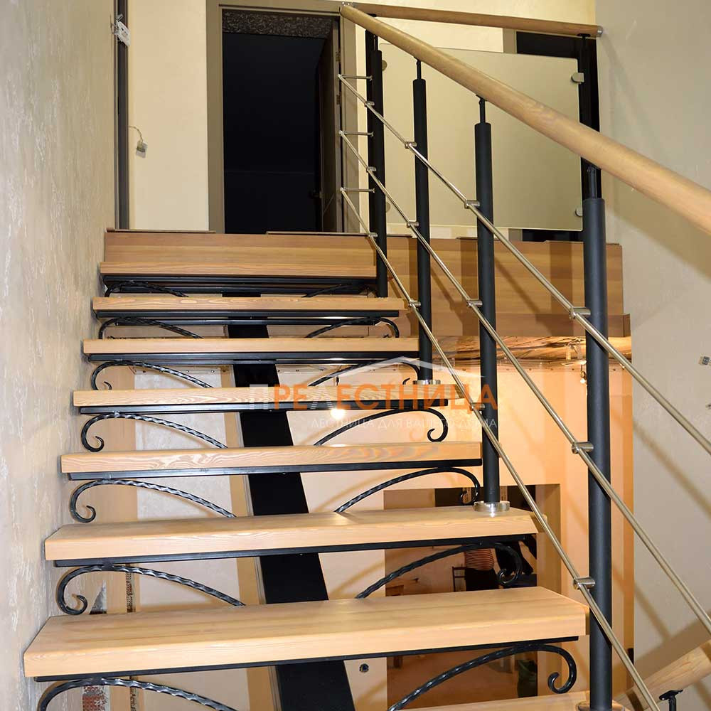 Облицовка металлического каркаса лиственницей