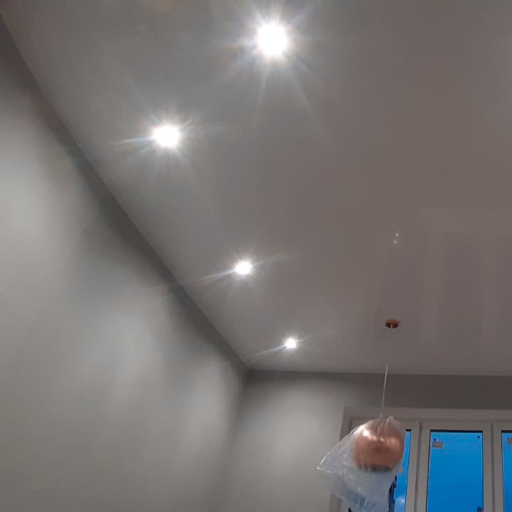 Натяжные потолки в новостройке
