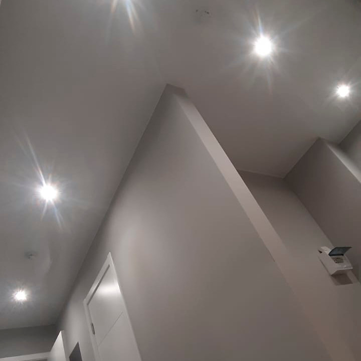 Натяжные потолки в новостройке