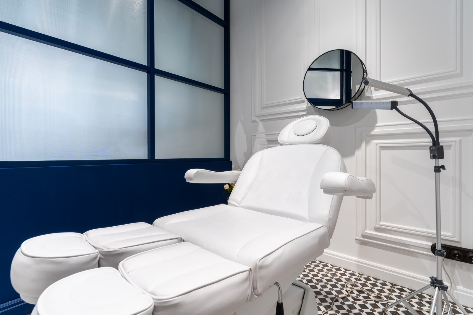 LOGIKA ART-BEAUTY BAR