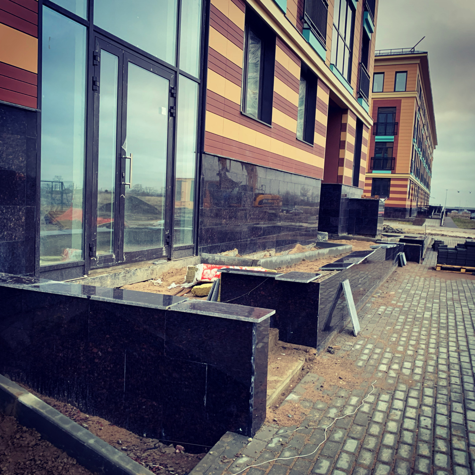 Облицовка фасада гранитом