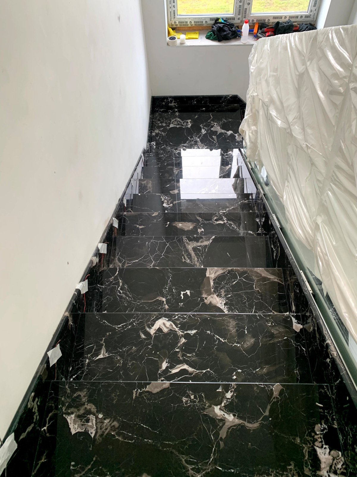 Лестница из мрамора