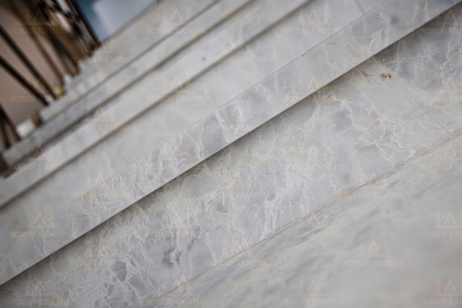 Лестница из мрамора