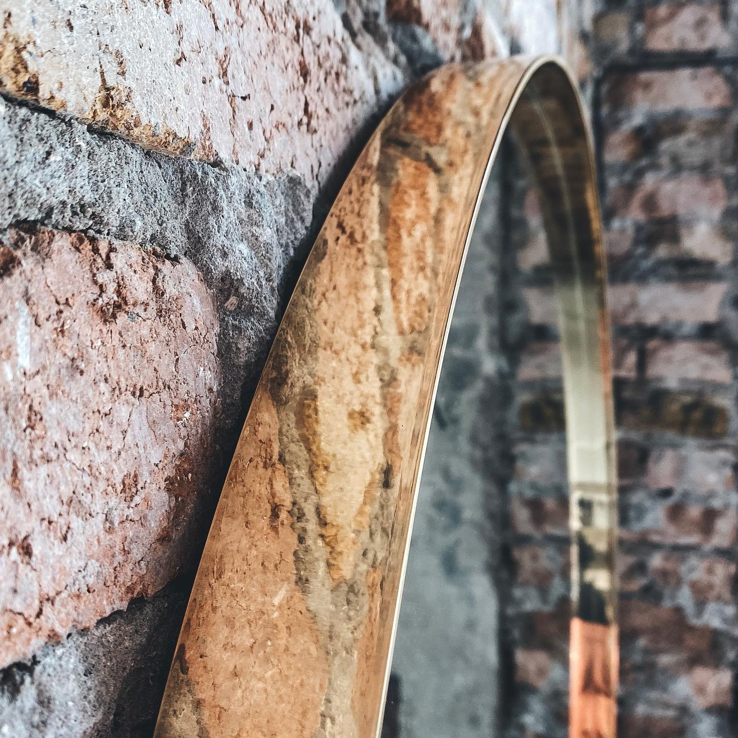 Латунное зеркало