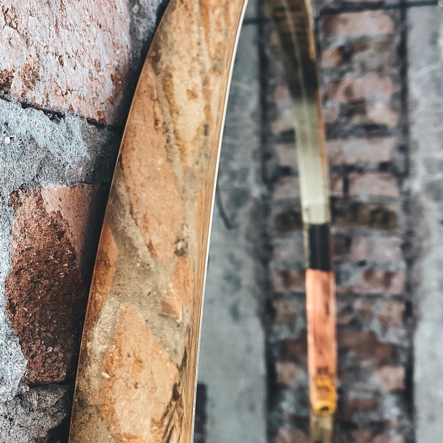 Латунное зеркало