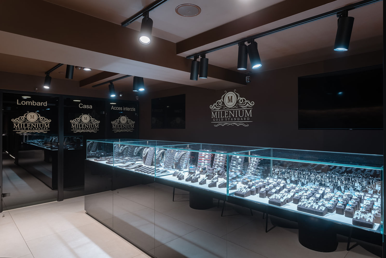 Салон ювелирного завода Милениум (г. Бельцы, Молдова)