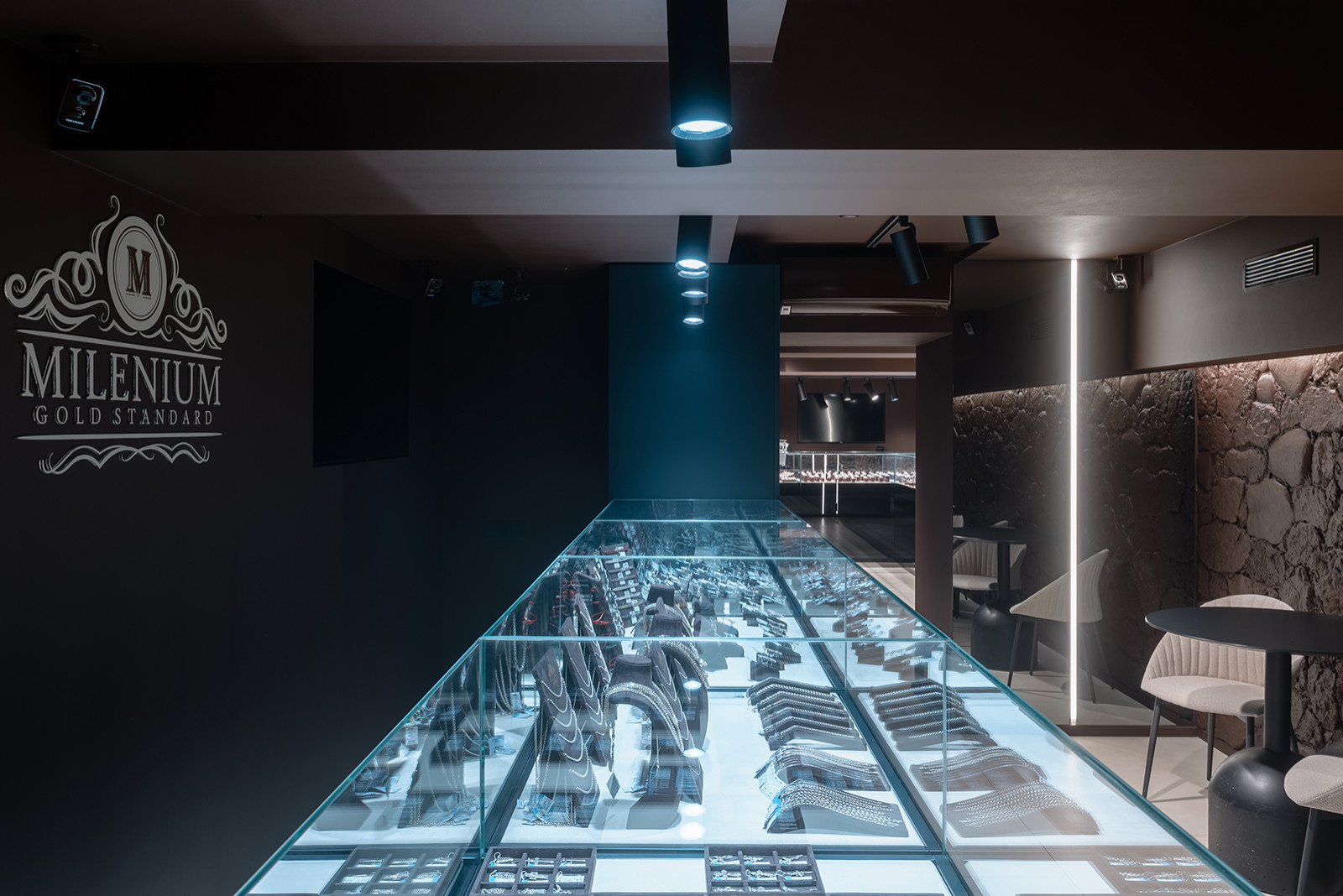 Салон ювелирного завода Милениум (г. Бельцы, Молдова)