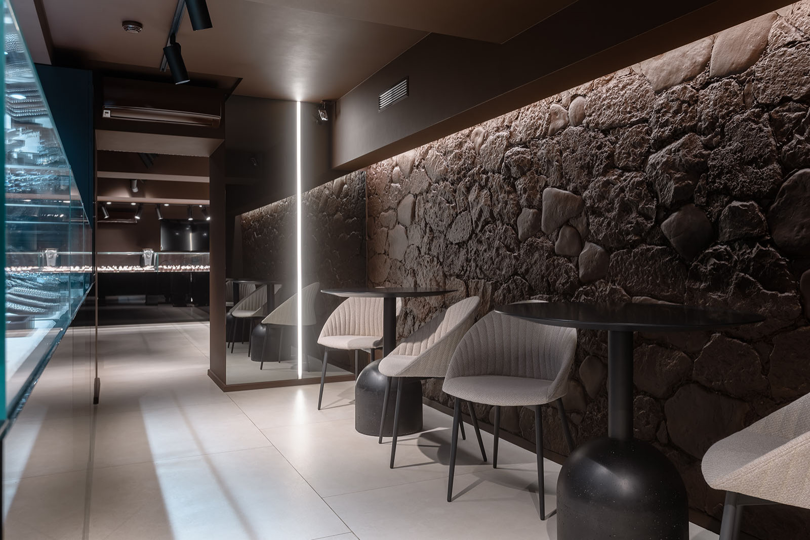 Салон ювелирного завода Милениум (г. Бельцы, Молдова)