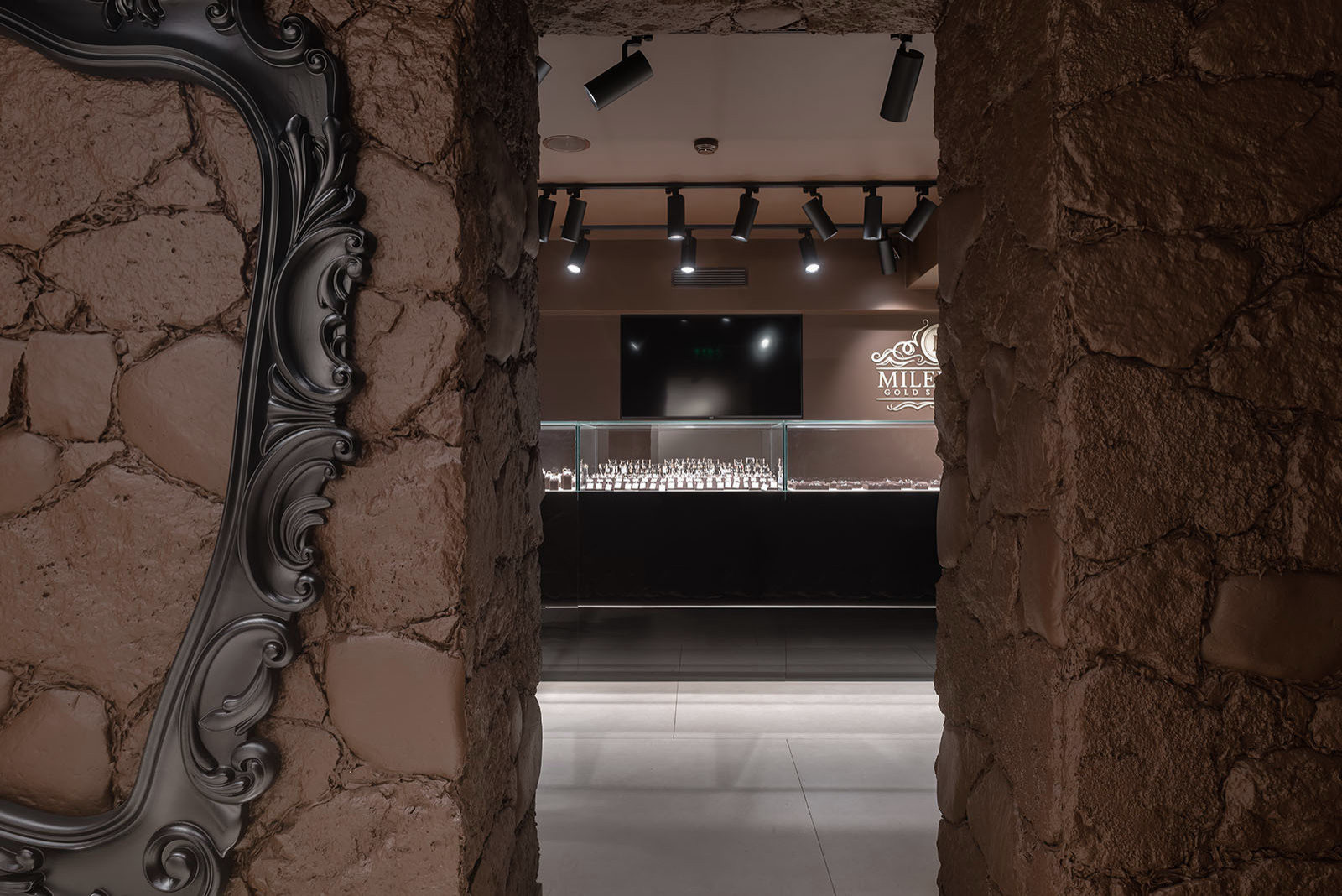 Салон ювелирного завода Милениум (г. Бельцы, Молдова)