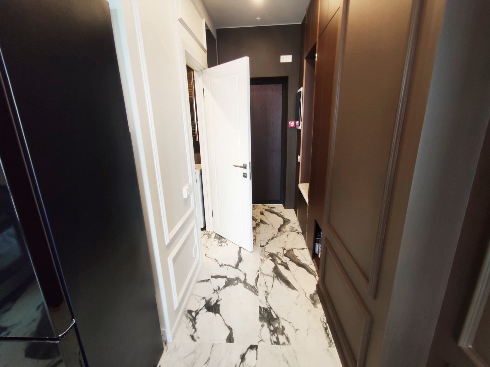 Прихожая в квартире студии 40 кв