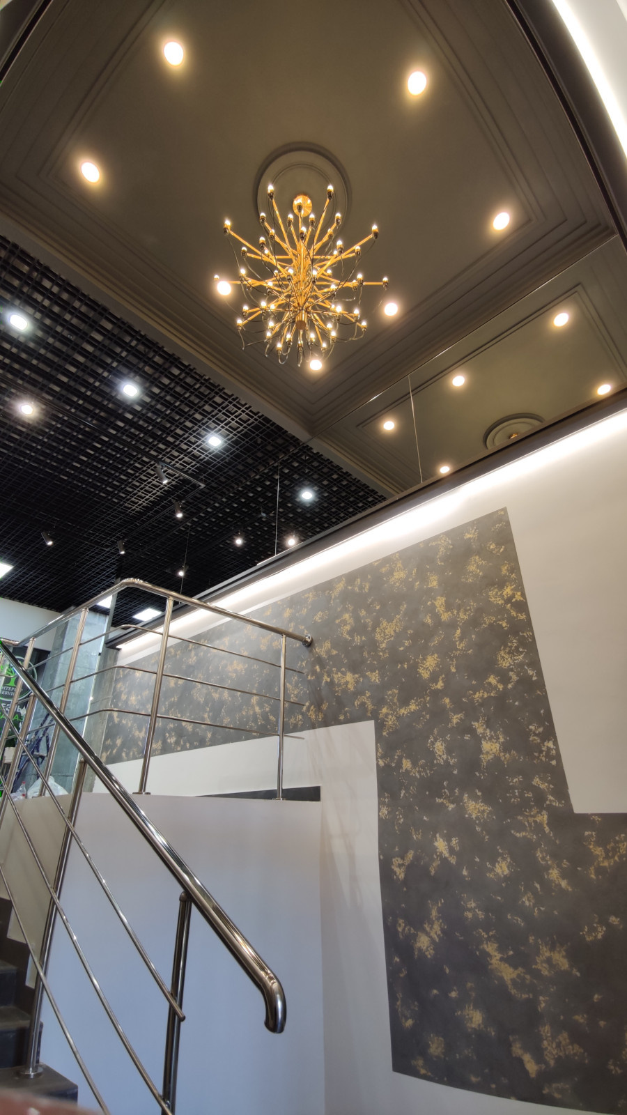 Оформление небольшого торгового центра в г.Северодвинске