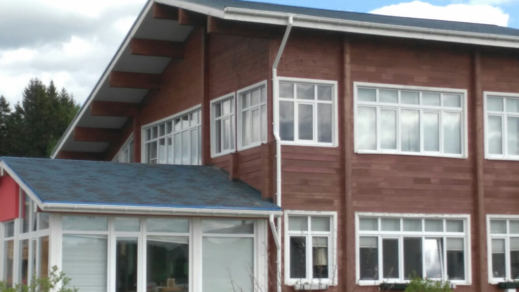 Фасады дома под Можайском до и после