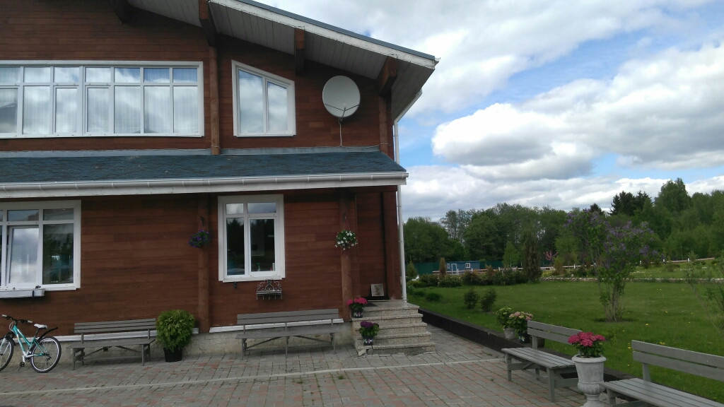 Фасады дома под Можайском до и после