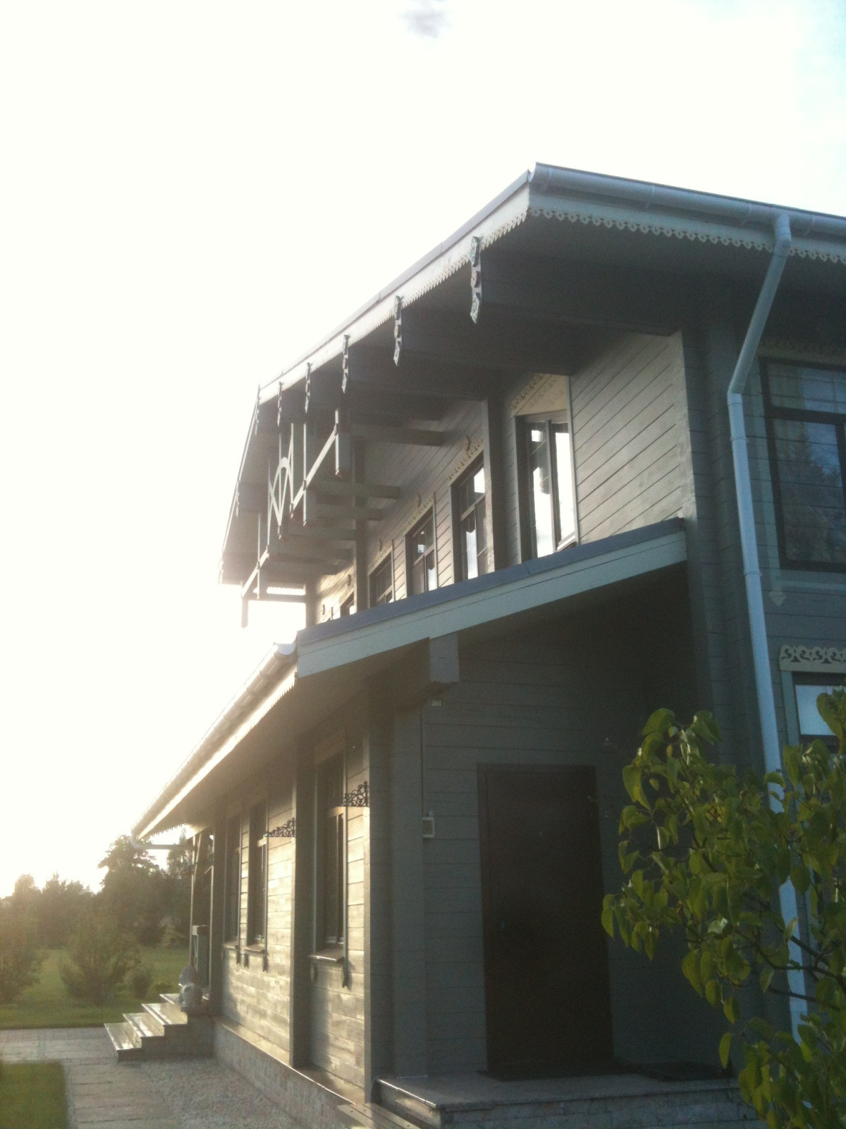 Фасады дома под Можайском до и после