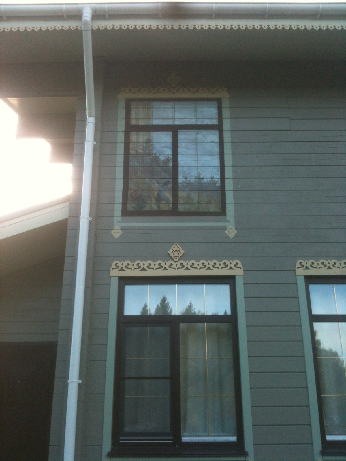 Фасады дома под Можайском до и после