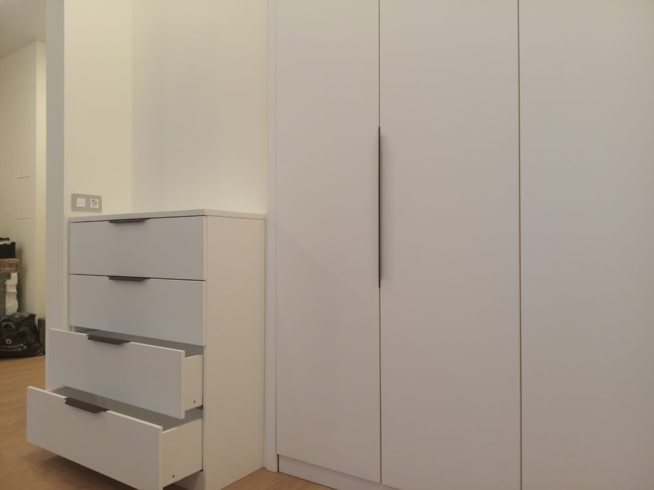 Готовый шкаф и комод