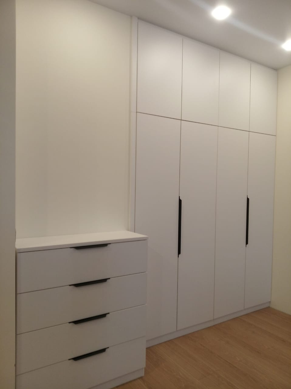 Готовый шкаф и комод