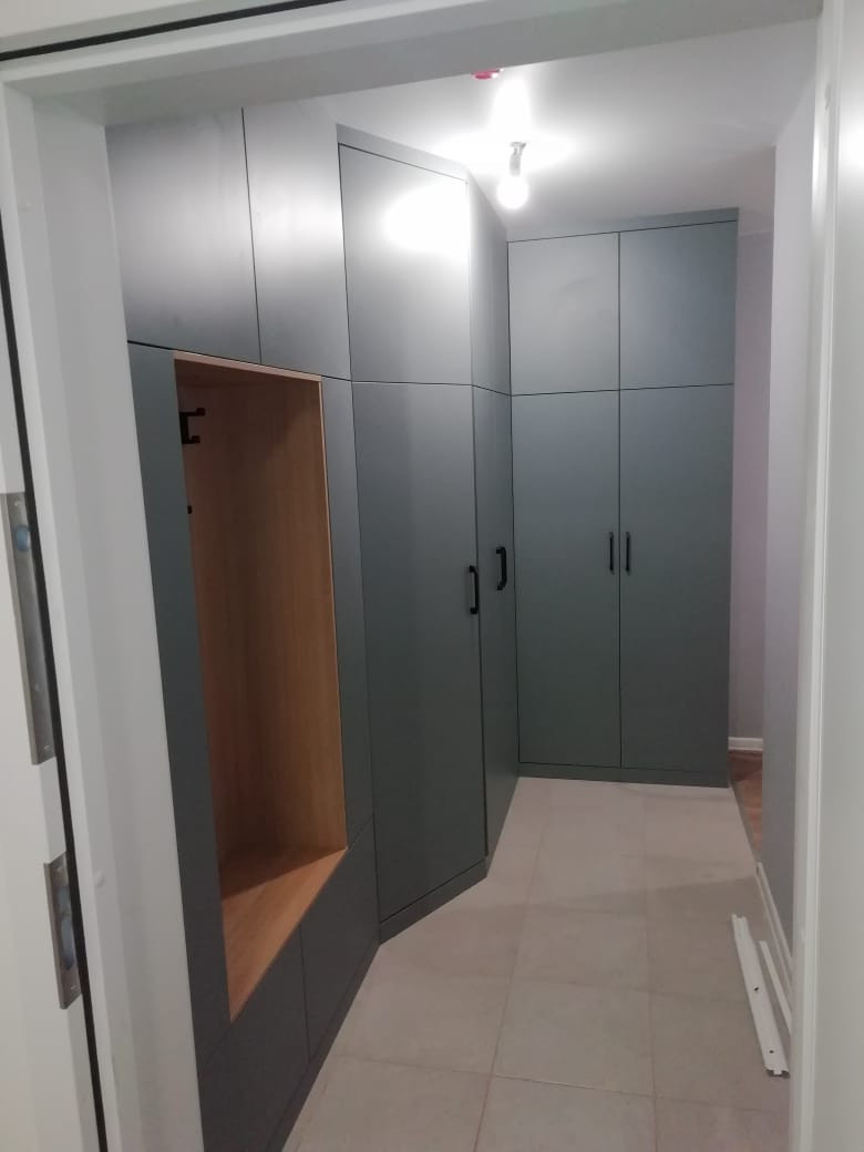 Готовый шкаф угловой