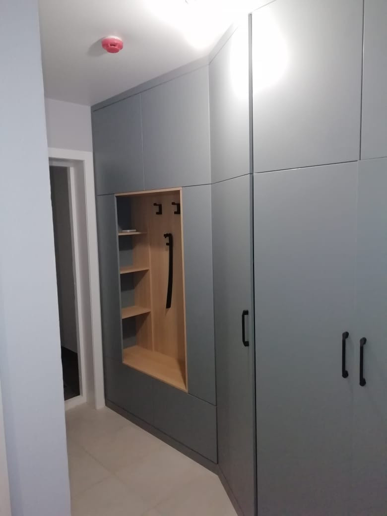 Готовый шкаф угловой