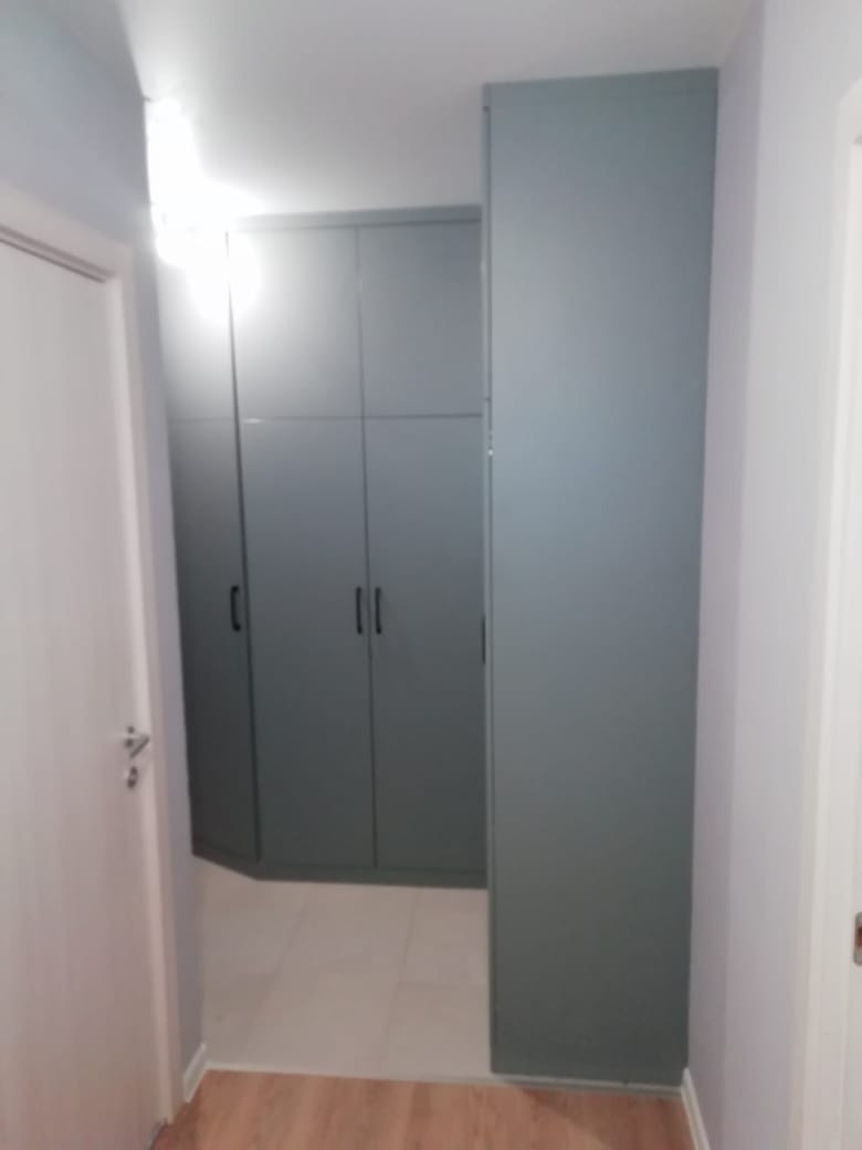 Готовый шкаф угловой