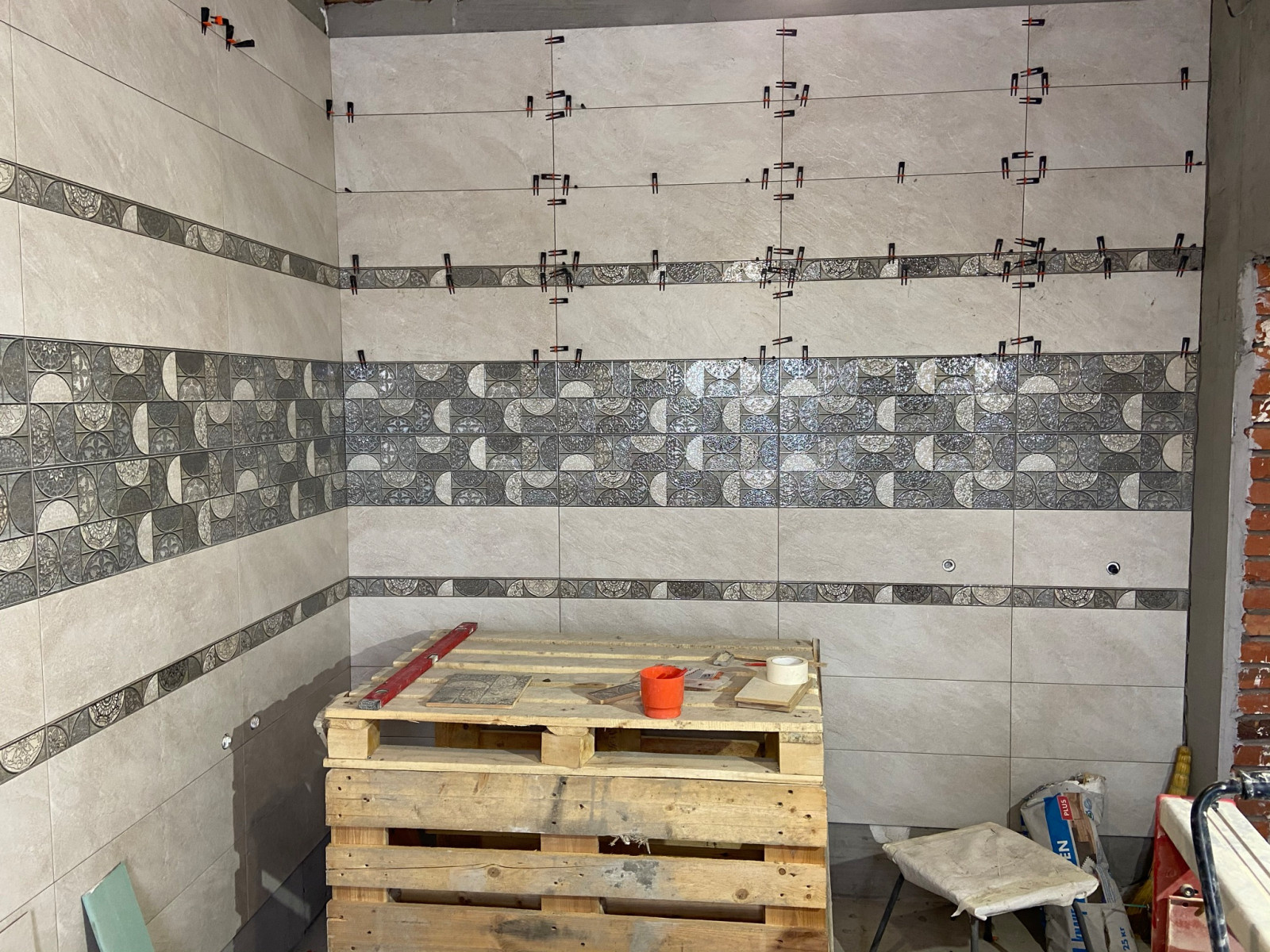 Укладка керамогранита в ваной