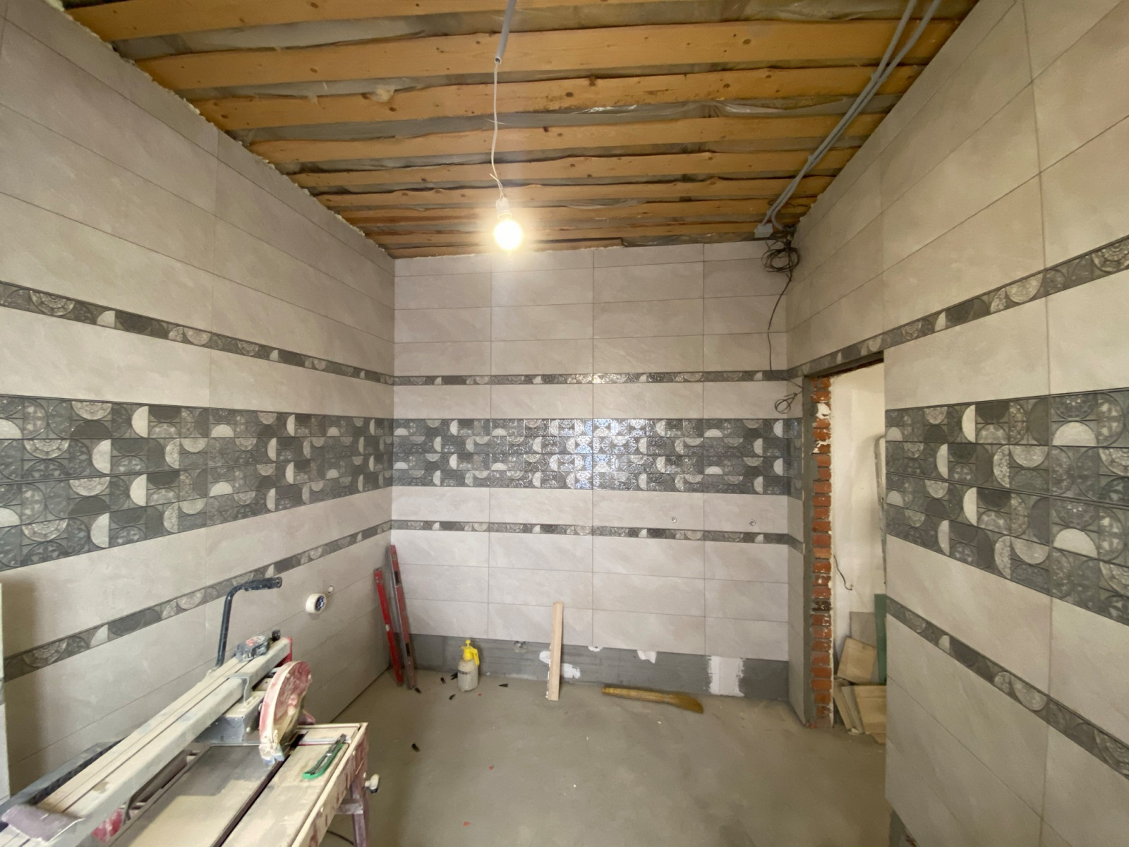 Укладка керамогранита в ваной