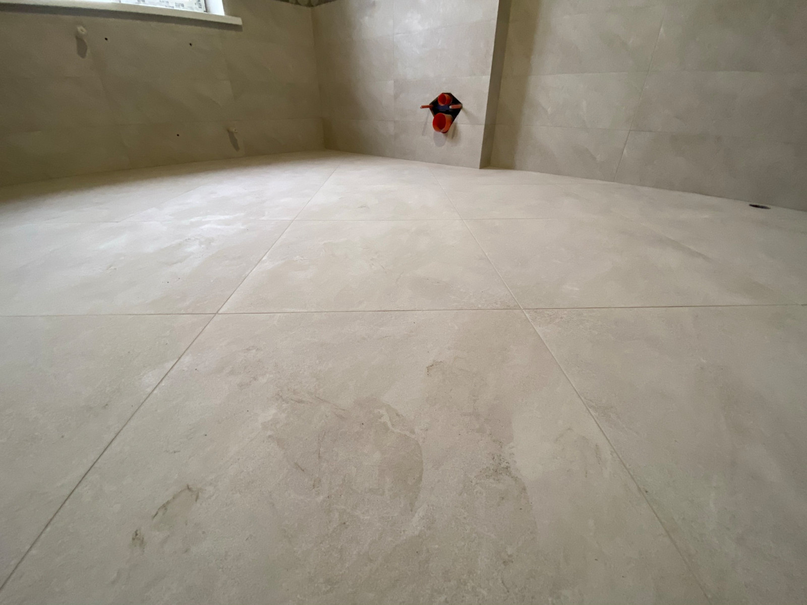 Укладка керамогранита в ваной