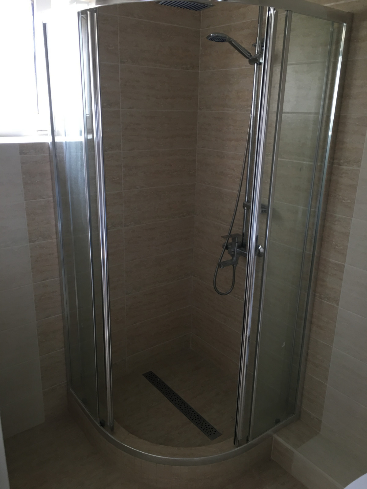 Укладка керамической плитки в ванной