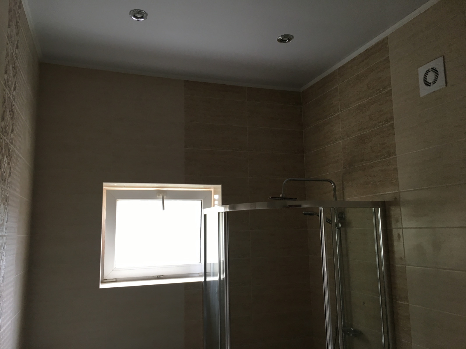 Укладка керамической плитки в ванной