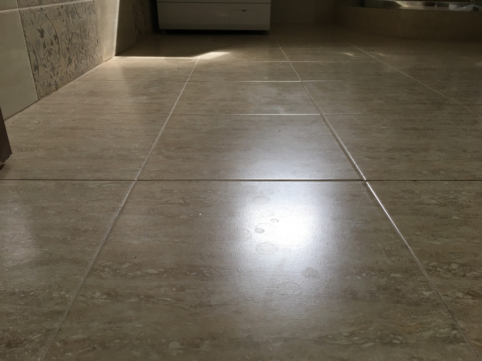 Укладка керамической плитки в ванной