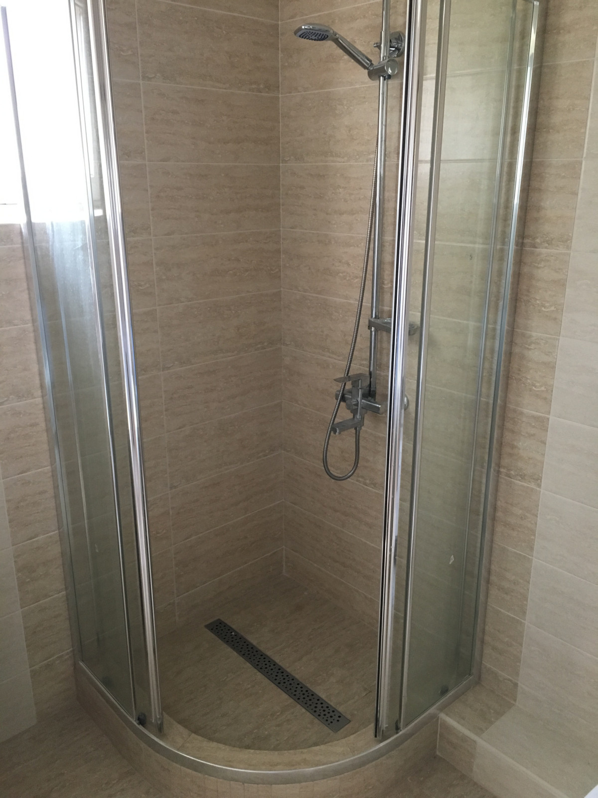 Укладка керамической плитки в ванной