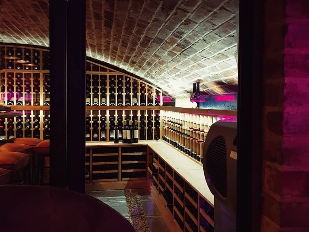 винная комната в ресторане в Москве