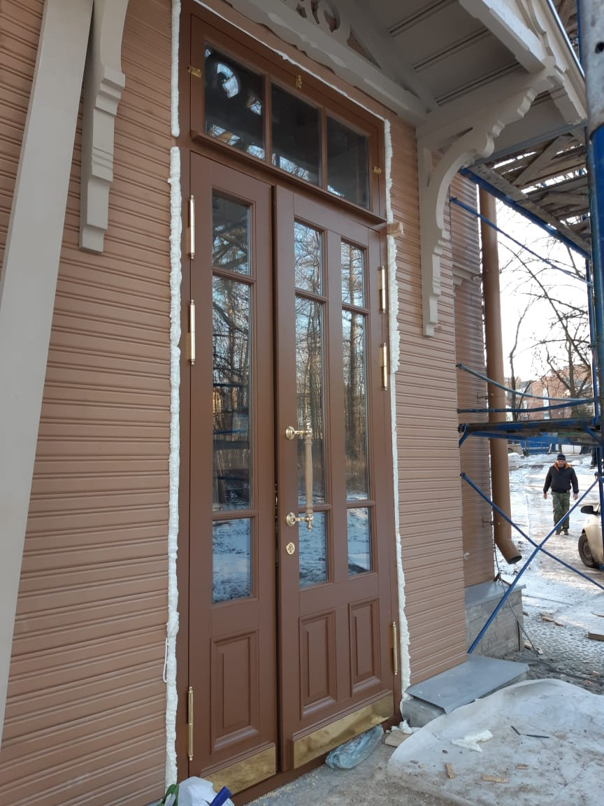 Двери входные исторические