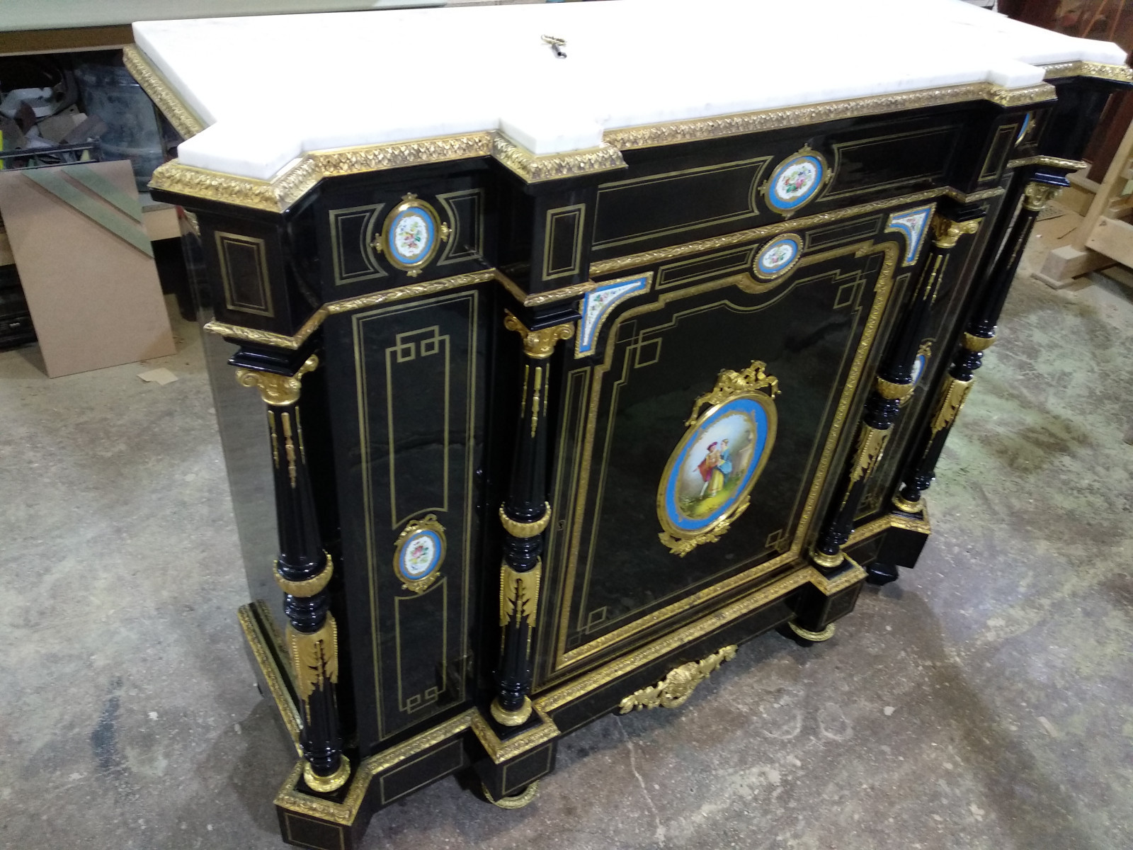 Реставрация комода