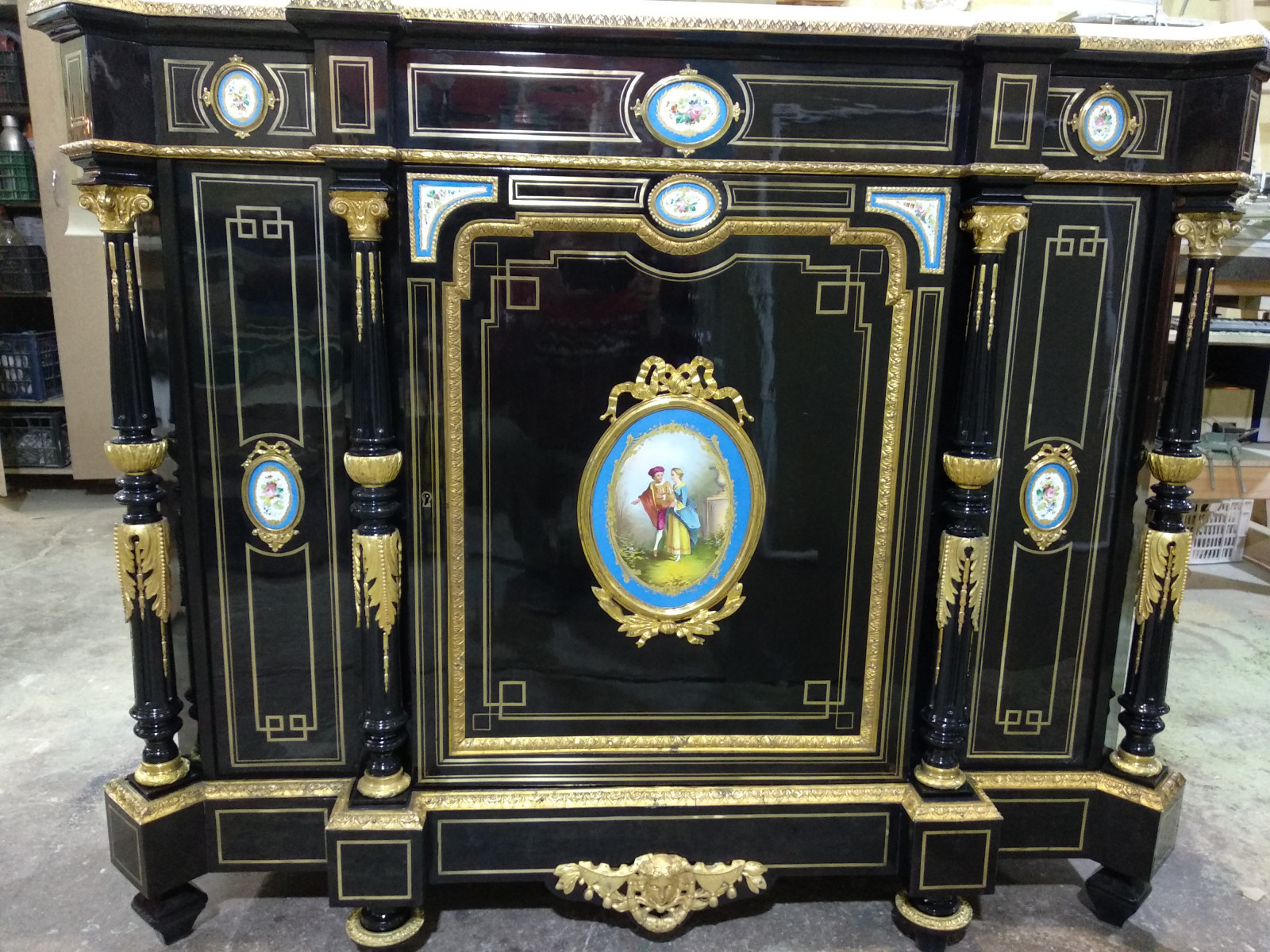 Реставрация комода