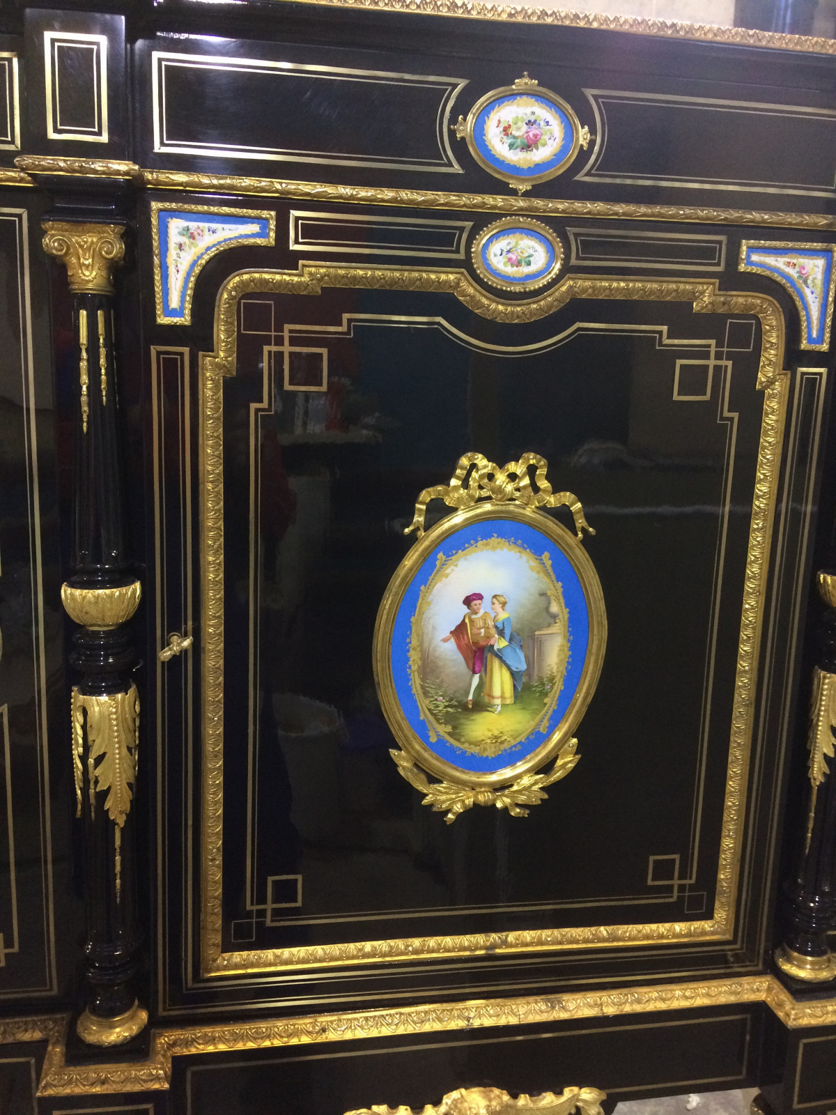 Обложка проекта: Реставрация комода