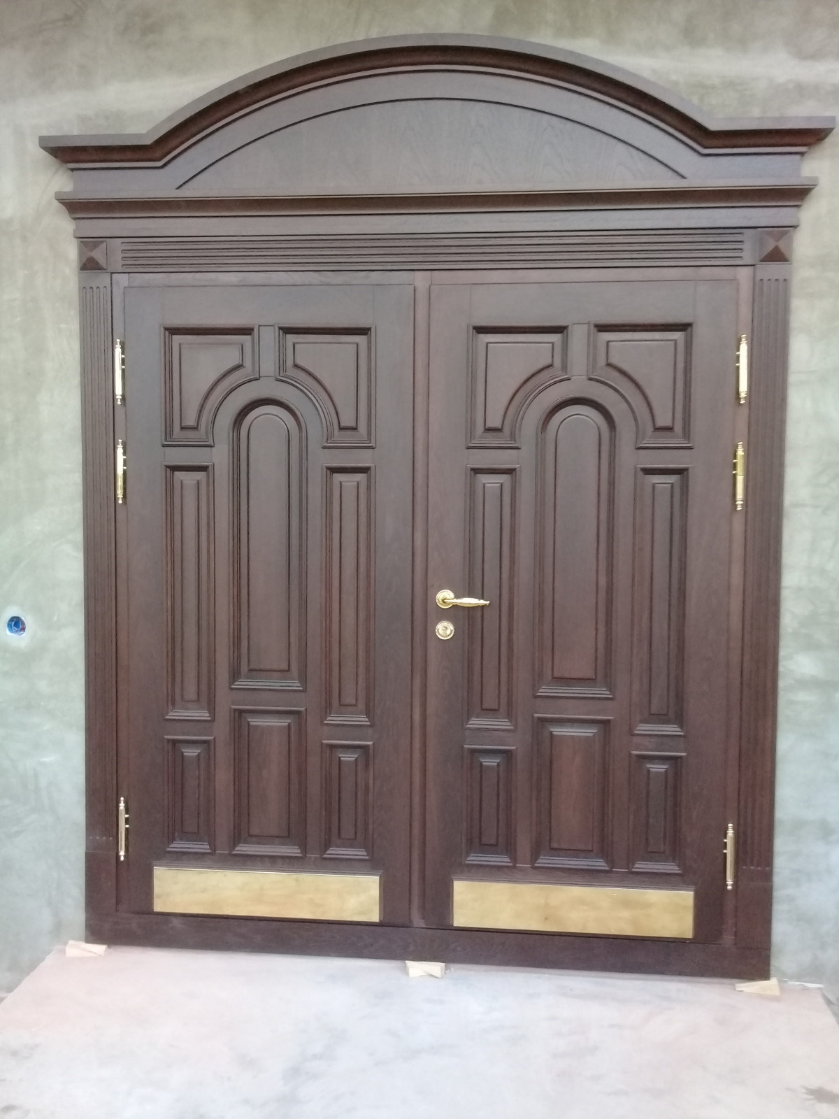 Двери входные