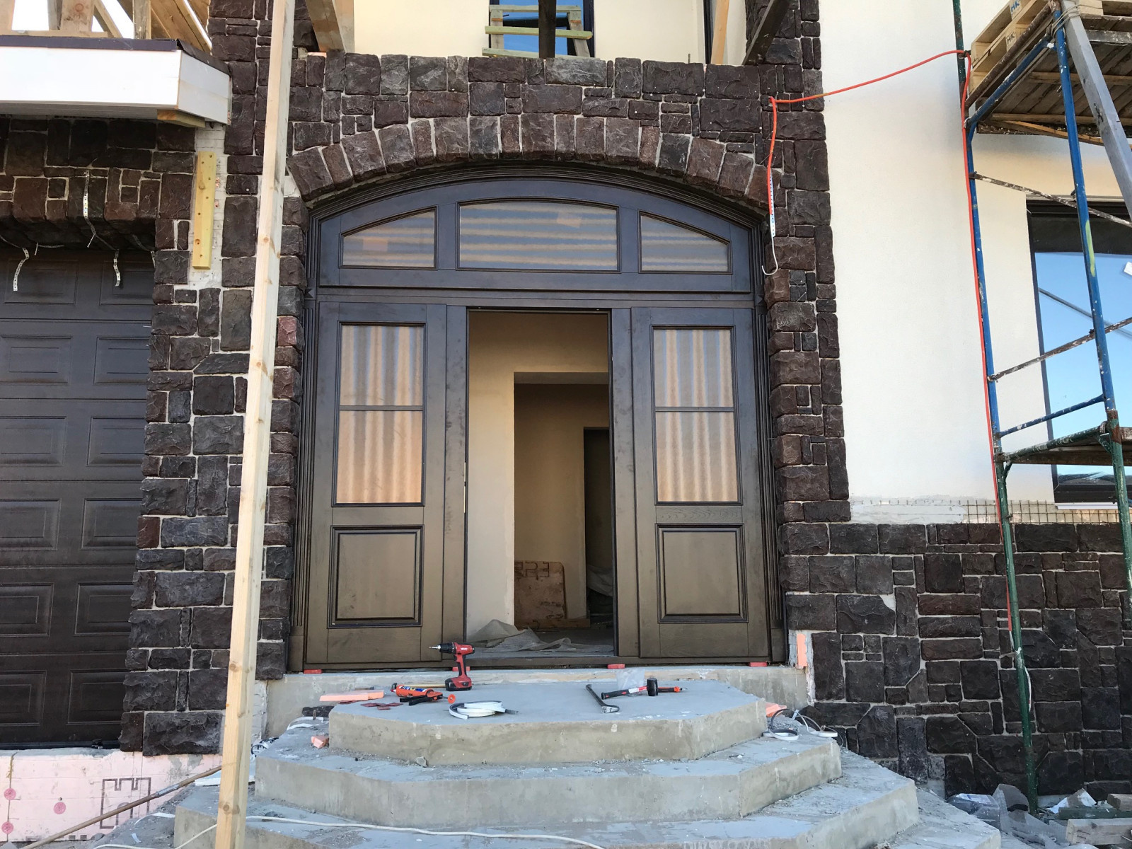 Двери входные