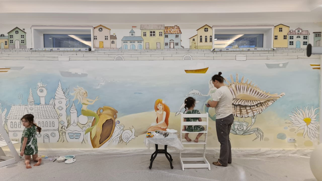 Роспись в интерьере "Приморский городок"