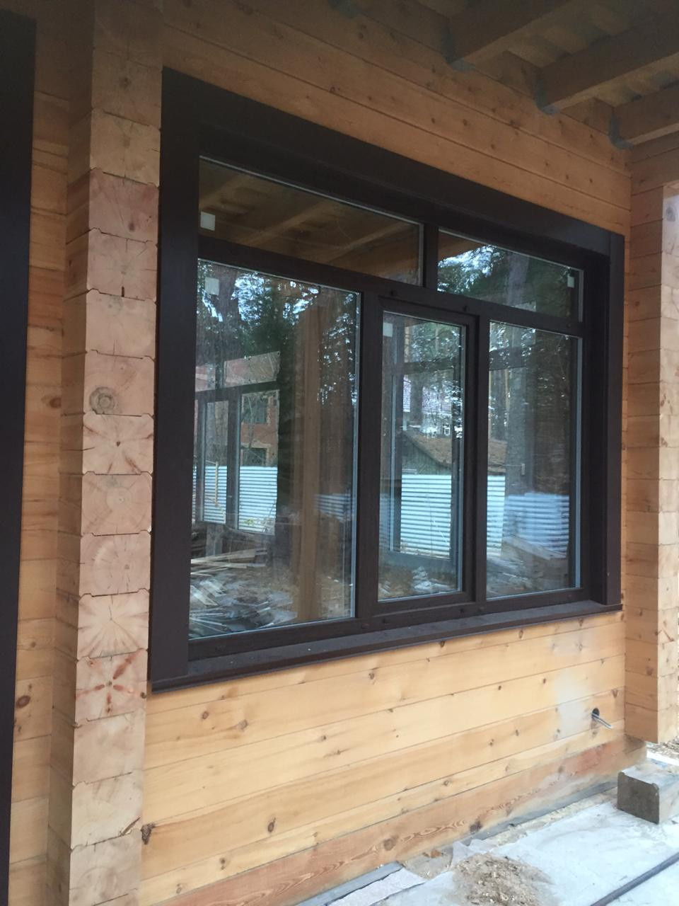 Установка окон  и дверей строящемся доме на Дачном шоссе