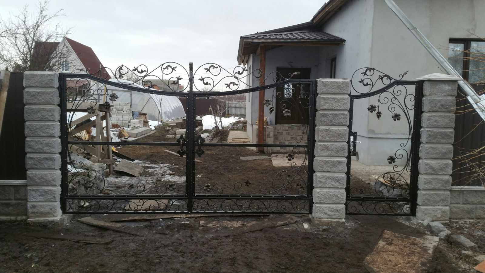 Кованые ворота и клитки