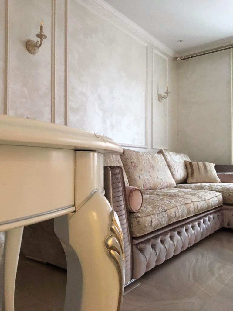 Двухкомнатная квартира в светлых тонах.