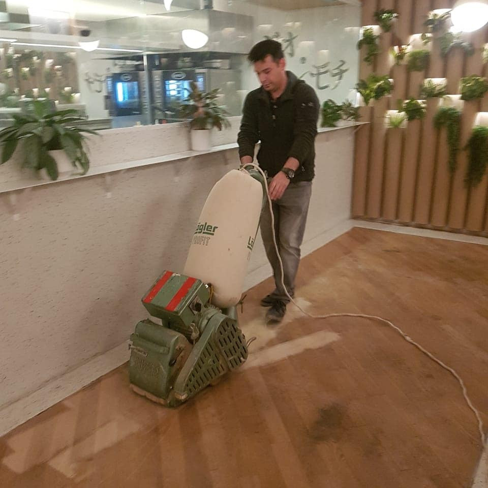 Как понять: Когда паркет менять, а когда — реставрировать