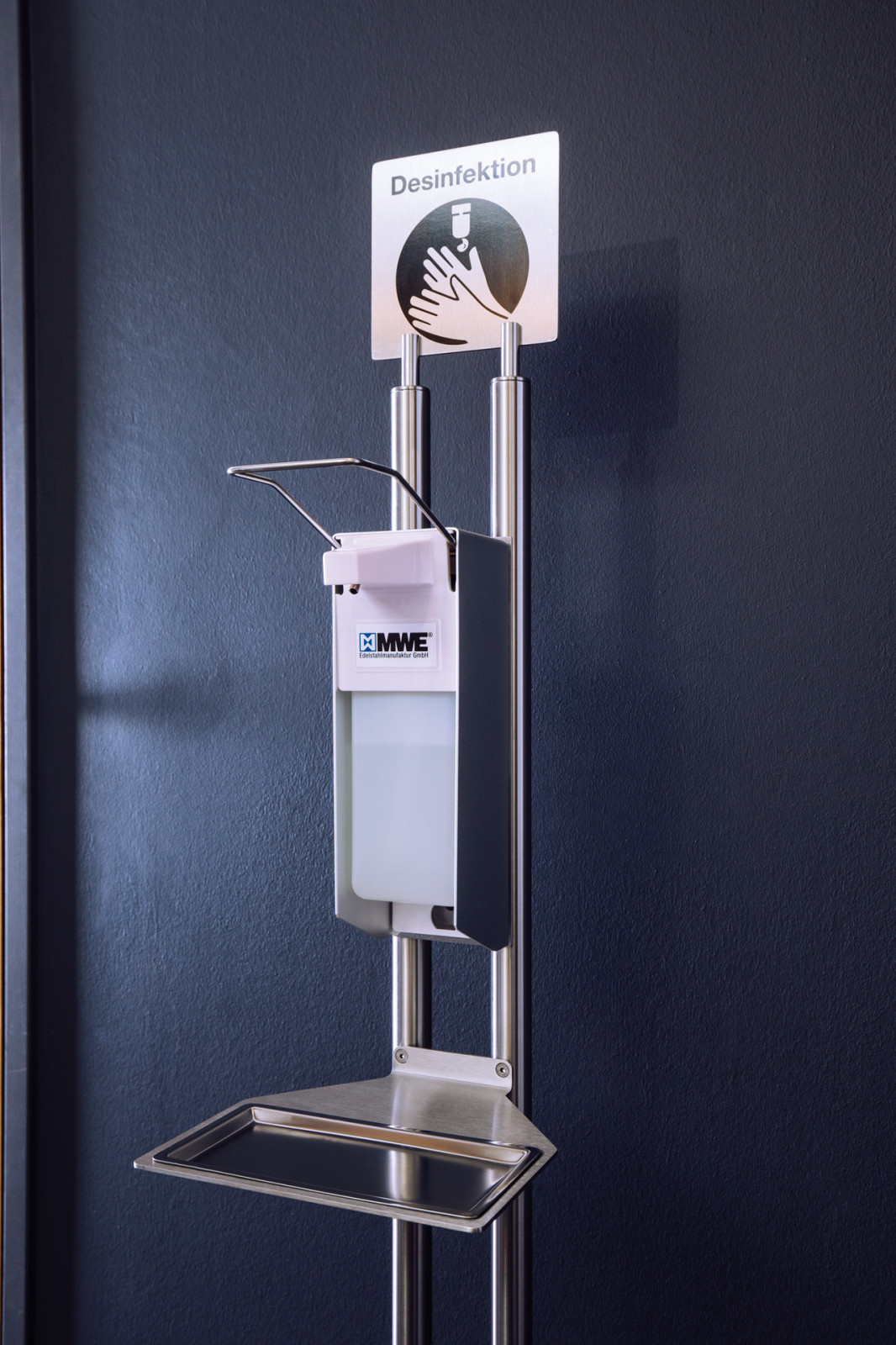 Диспенсер для антисептика, напольный. Материалы: латунь и нержавеющая сталь!