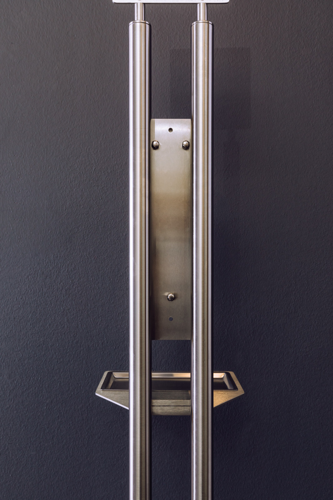 Диспенсер для антисептика, напольный. Материалы: латунь и нержавеющая сталь!