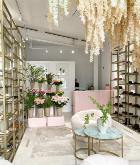 Pop-up store: Age of innocence