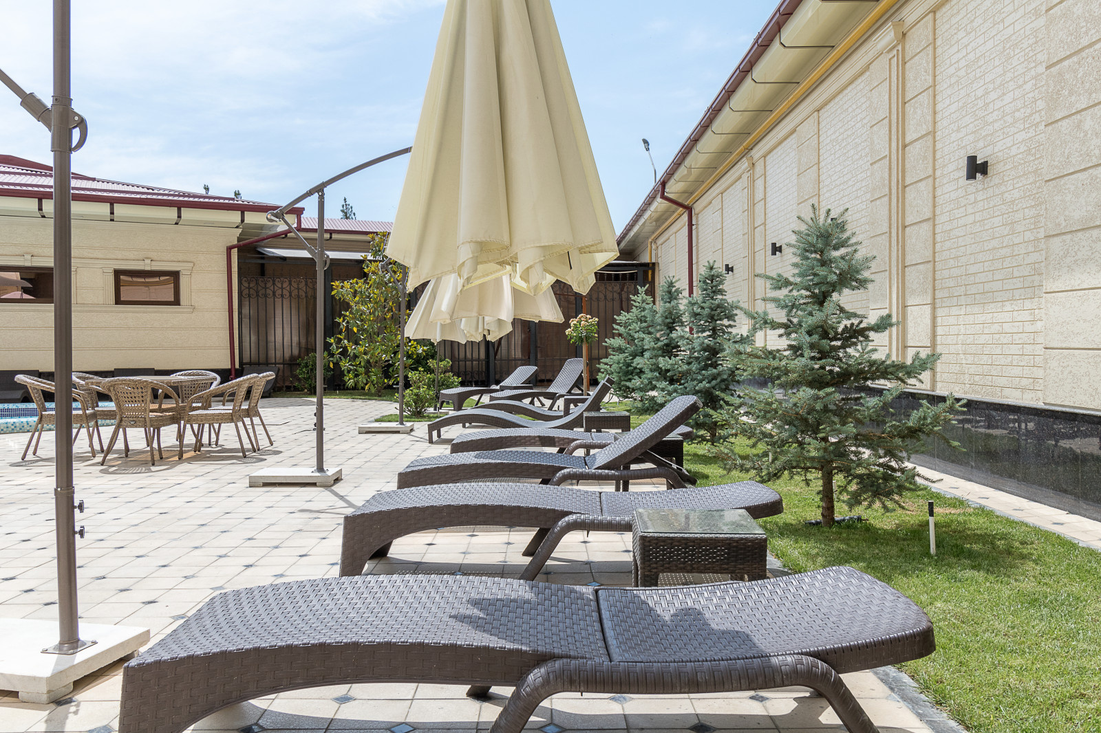 Qushbegi Plaza Hotel
