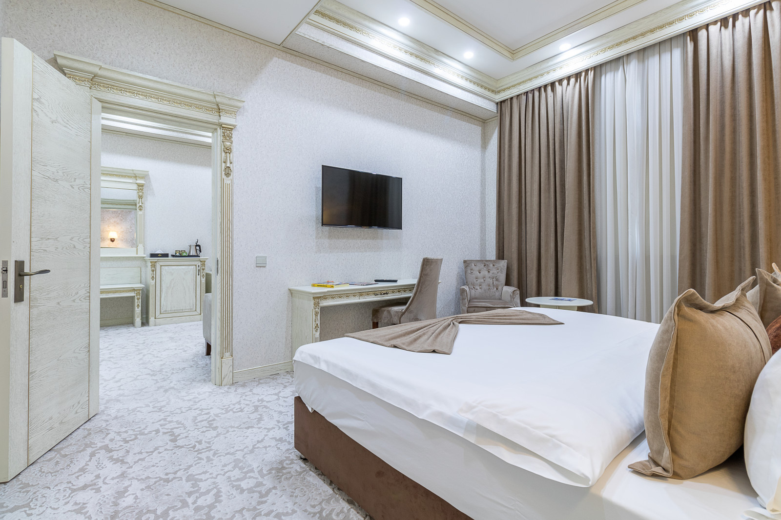 Qushbegi Plaza Hotel